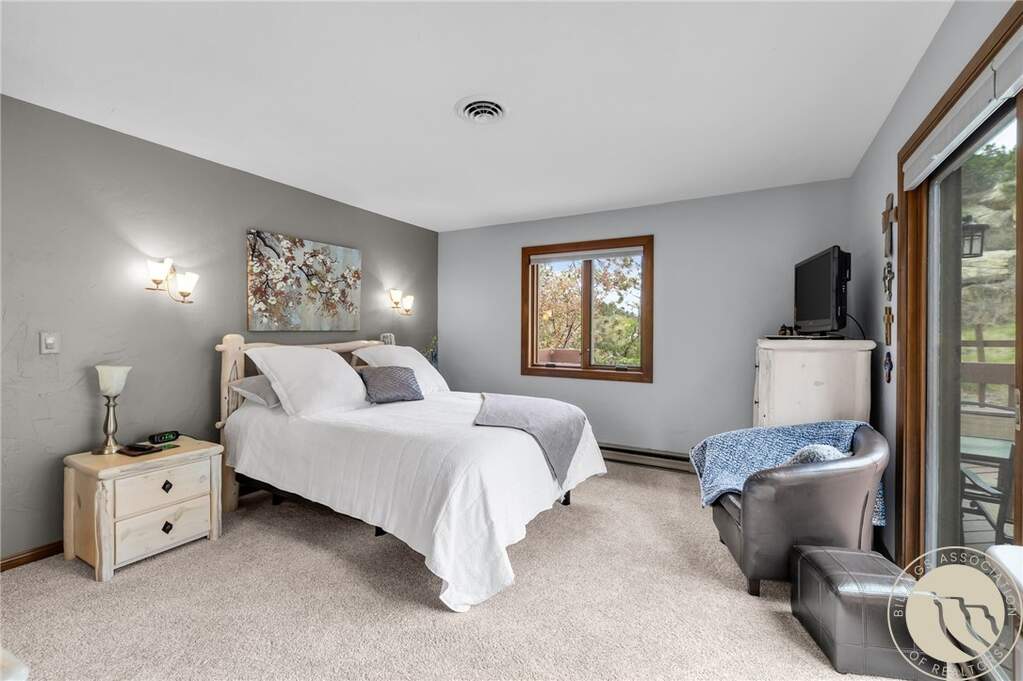 5 Bedroom Single Family Home/House's Image 11