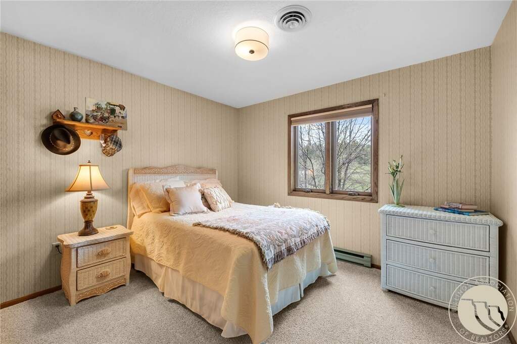 5 Bedroom Single Family Home/House's Image 13