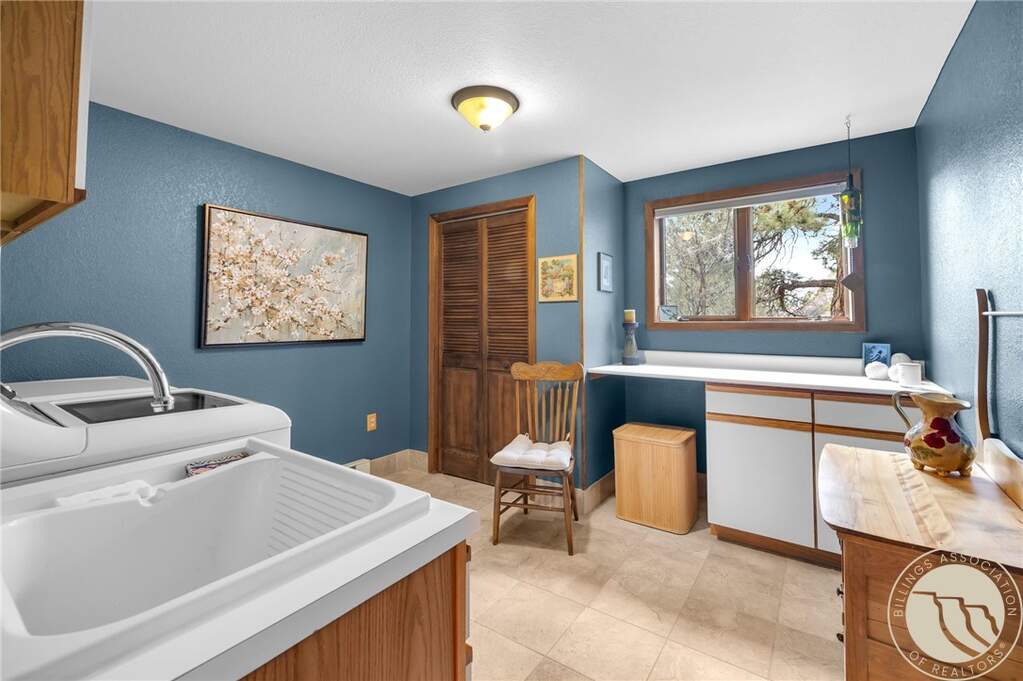 5 Bedroom Single Family Home/House's Image 18