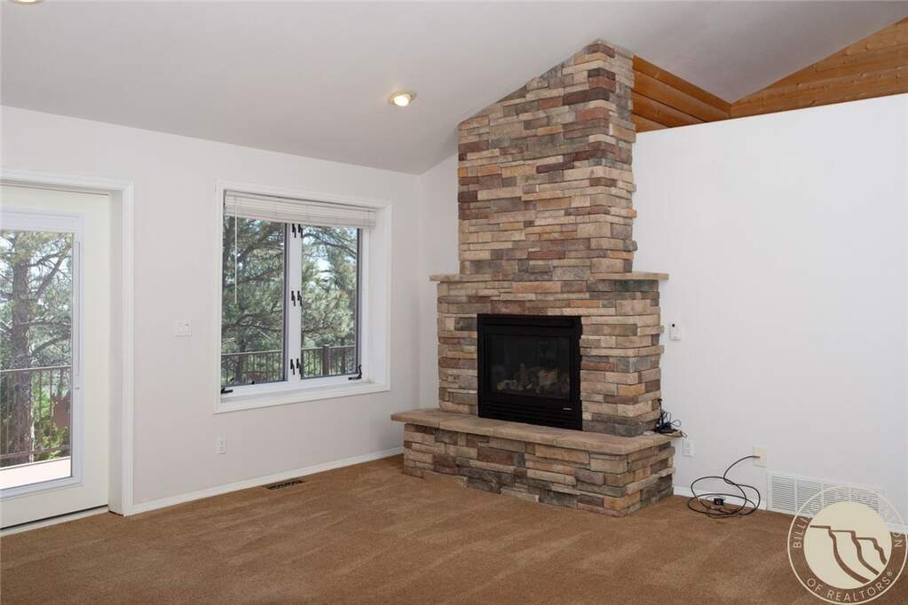 2 Bedroom Single Family Home/House's Image 3