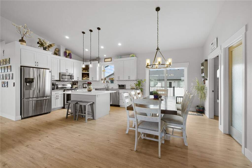5 Bedroom Single Family Home/House's Image 7
