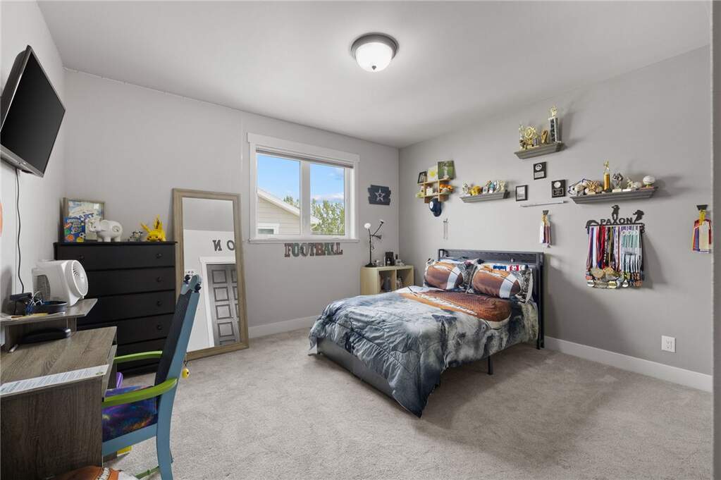 5 Bedroom Single Family Home/House's Image 13