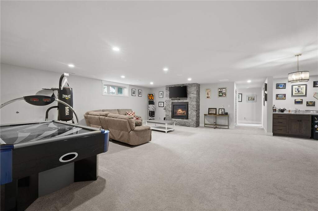 5 Bedroom Single Family Home/House's Image 17