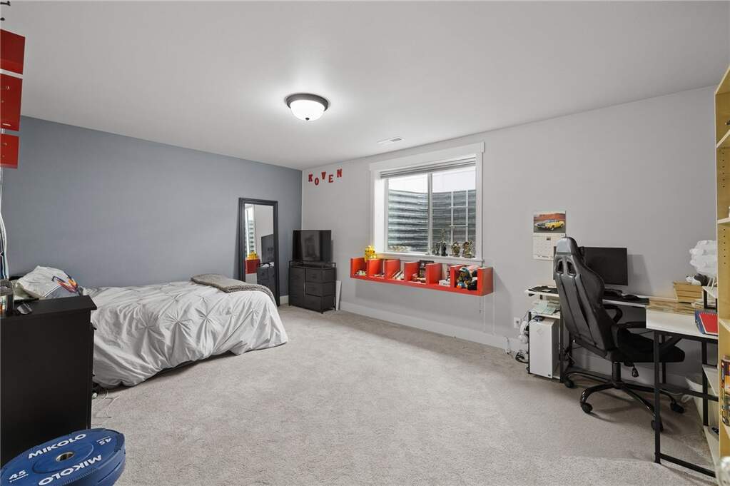 5 Bedroom Single Family Home/House's Image 22