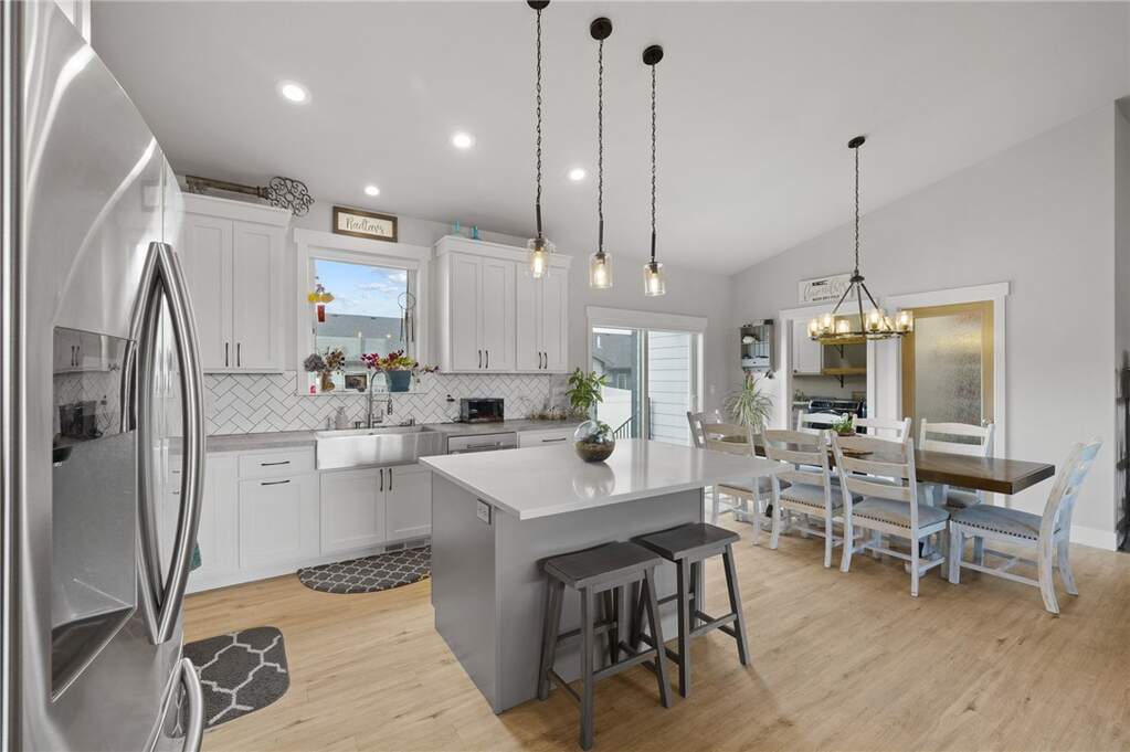 5 Bedroom Single Family Home/House's Image 6