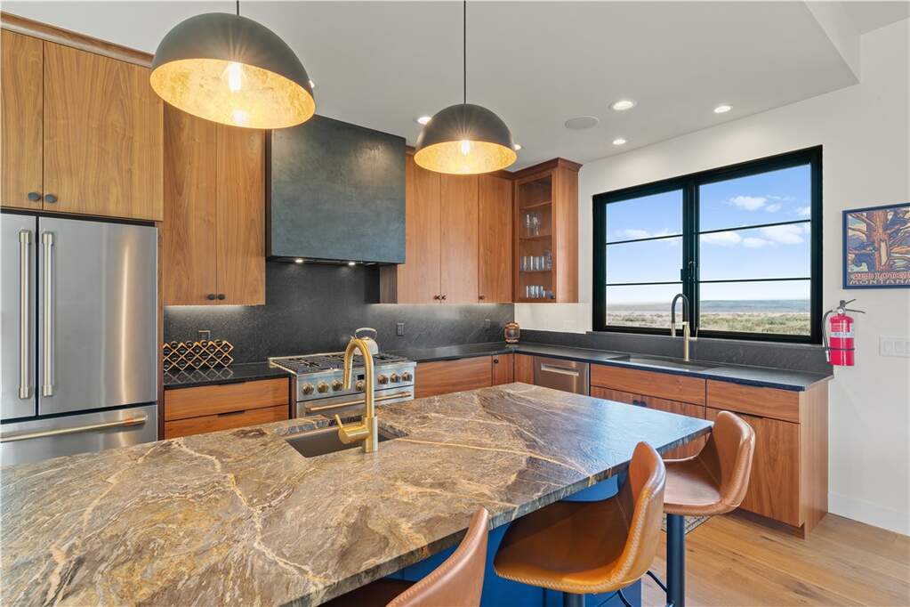 4 Bedroom Single Family Home/House's Image 18