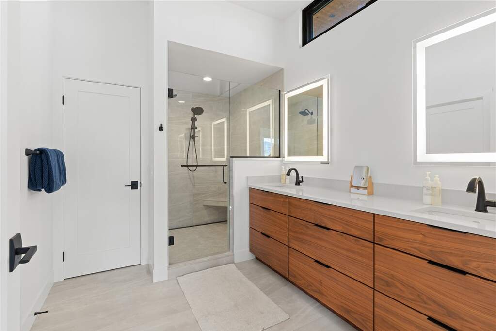 4 Bedroom Single Family Home/House's Image 22