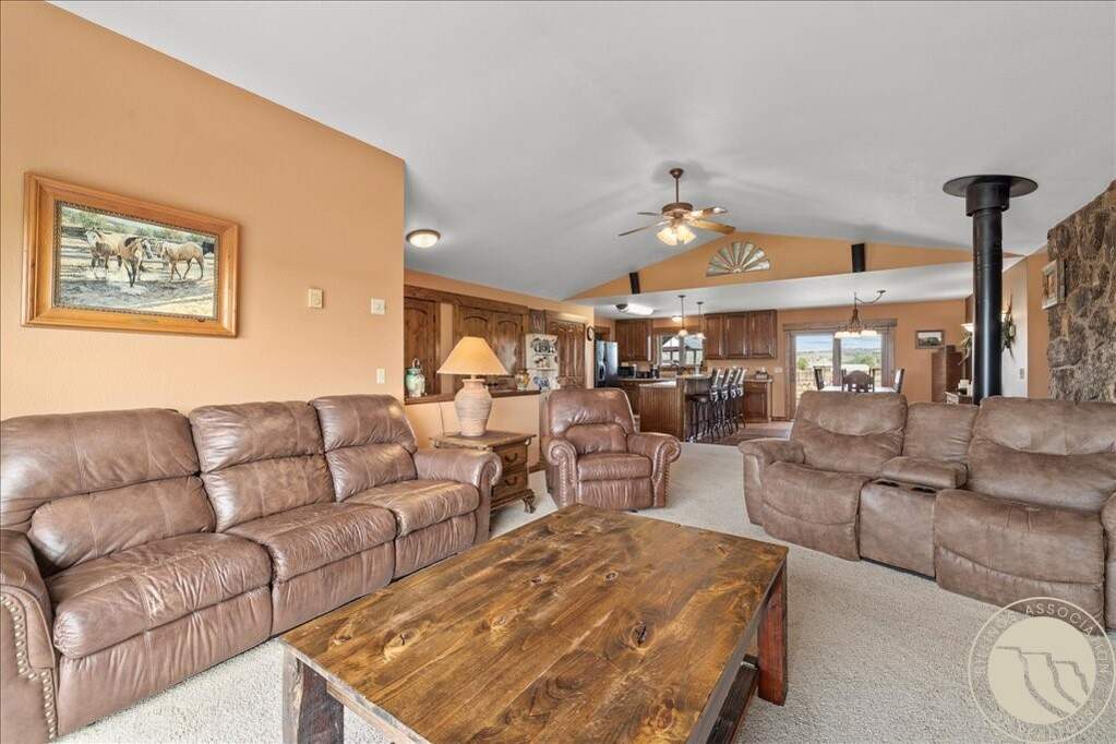 3 Bedroom Single Family Home/House's Image 8