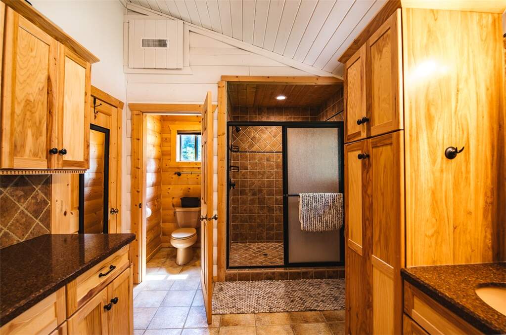 4 Bedroom Single Family Home/House's Image 35