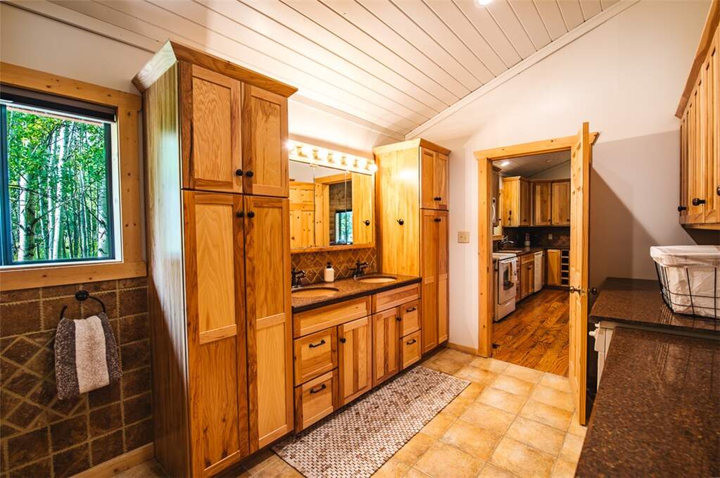 4 Bedroom Single Family Home/House's Image 36