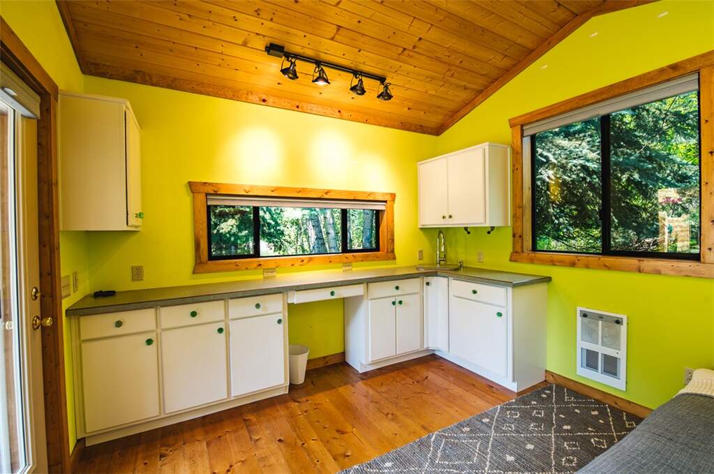 4 Bedroom Single Family Home/House's Image 39