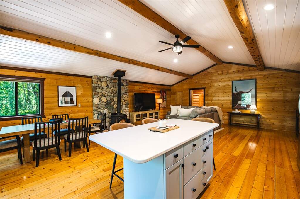 4 Bedroom Single Family Home/House's Image 3