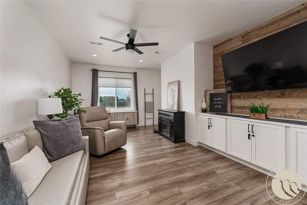 4 Bedroom Single Family Home/House's Image 10
