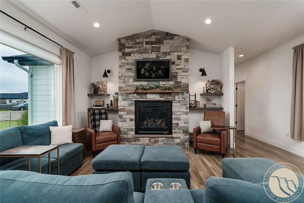 4 Bedroom Single Family Home/House's Image 3