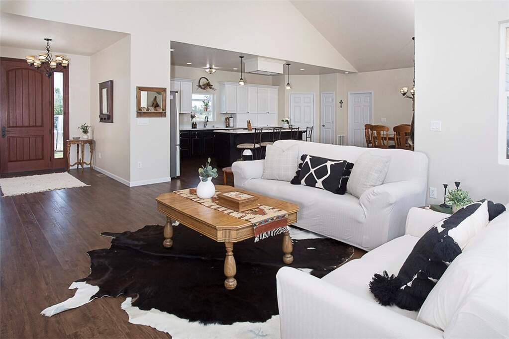 3 Bedroom Single Family Home/House's Image 8