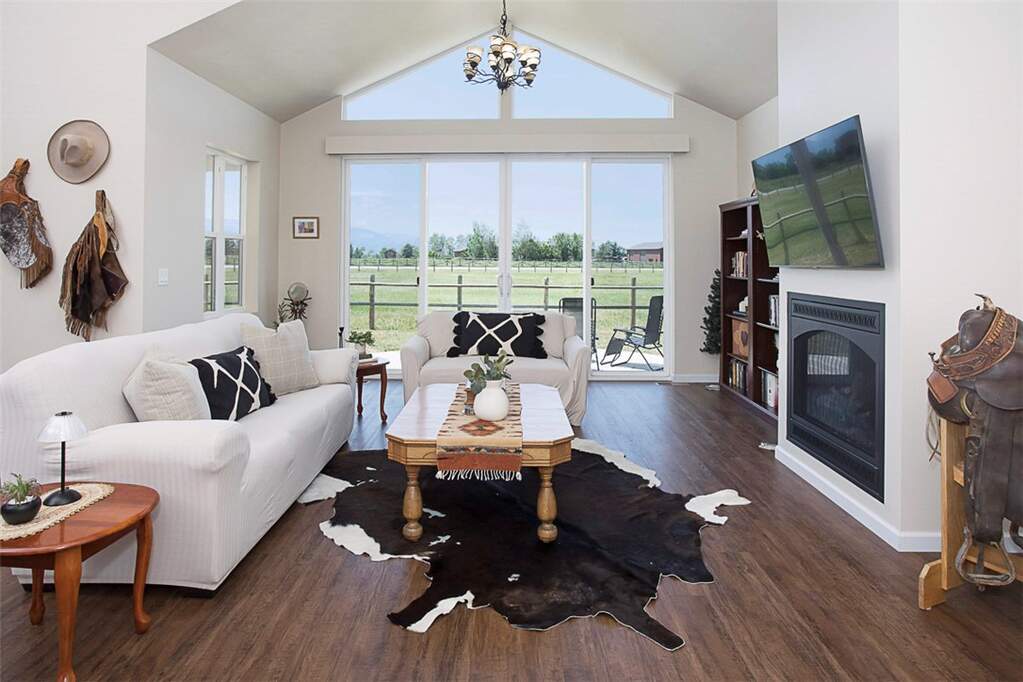 3 Bedroom Single Family Home/House's Image 4