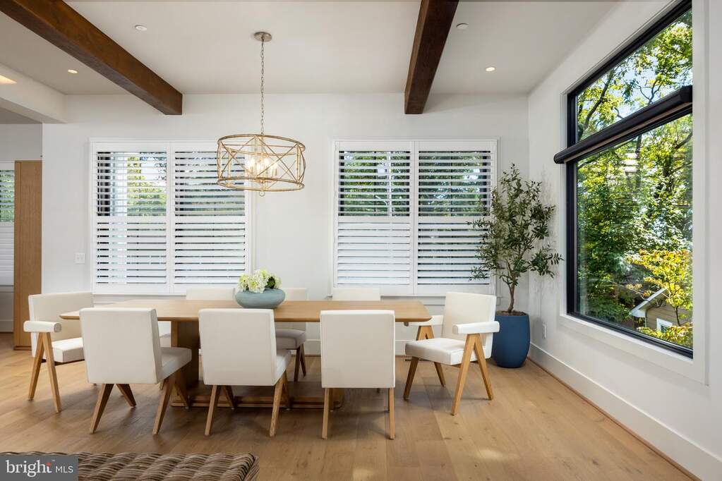 4 Bedroom Single Family Home/House's Image 3