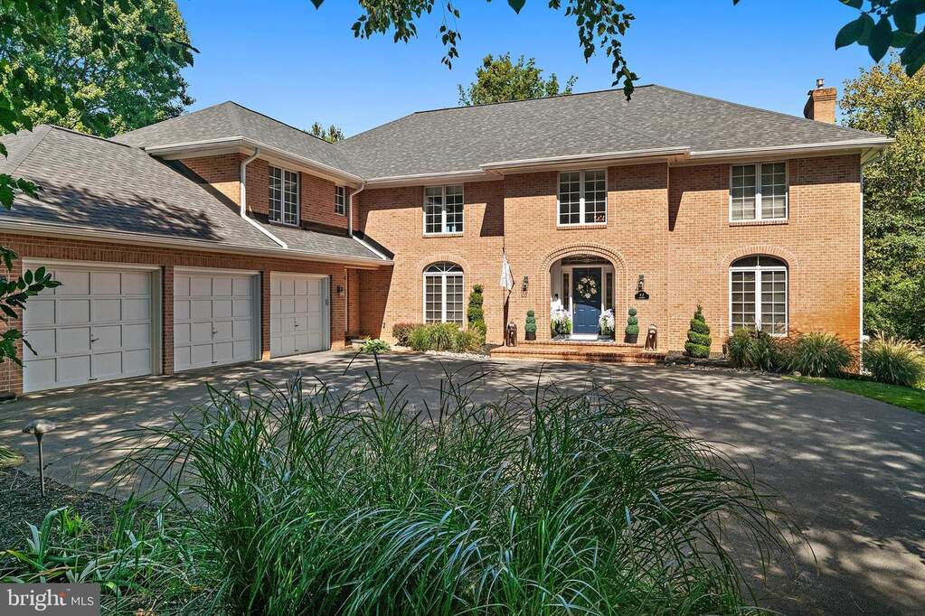 6 Bedroom Single Family Home/House's Image 67