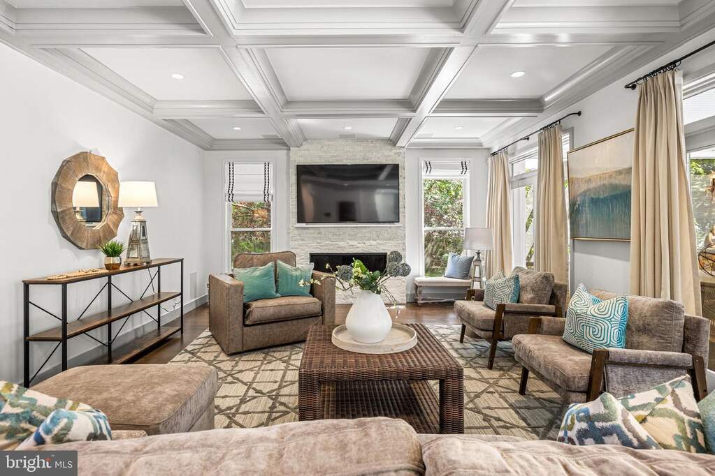 5 Bedroom Single Family Home/House's Image 13