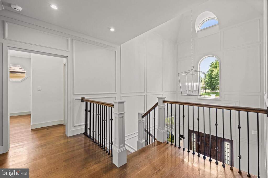 5 Bedroom Single Family Home/House's Image 28