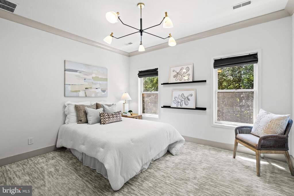 5 Bedroom Single Family Home/House's Image 43