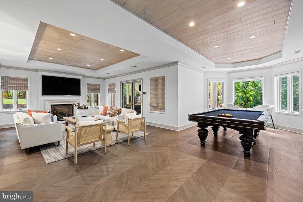 5 Bedroom Single Family Home/House's Image 49