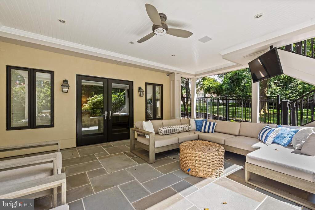 5 Bedroom Single Family Home/House's Image 54