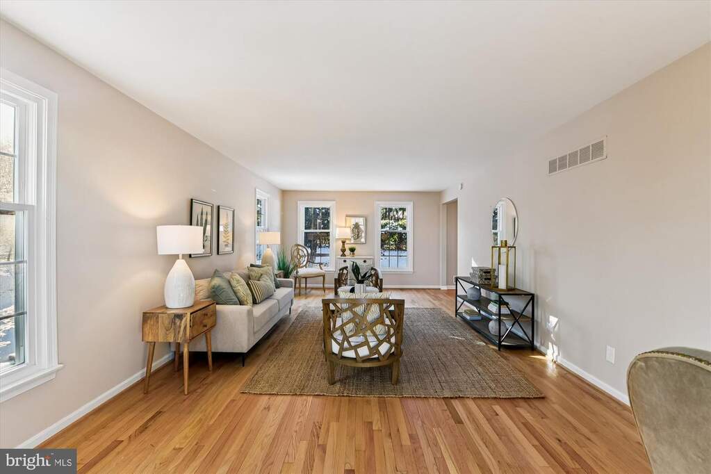 4 Bedroom Single Family Home/House's Image 12