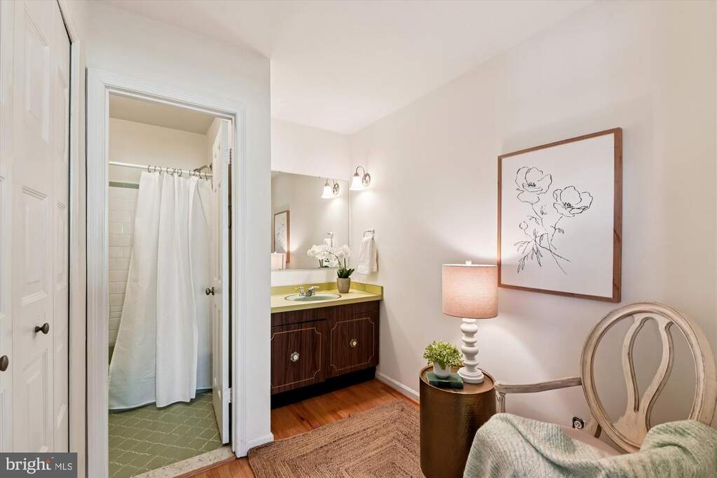4 Bedroom Single Family Home/House's Image 18