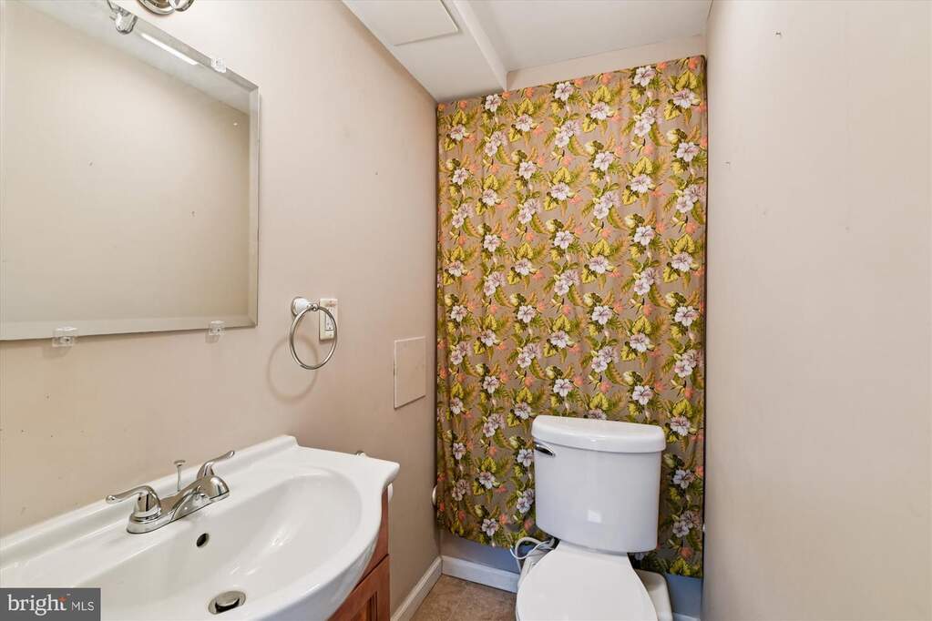 4 Bedroom Single Family Home/House's Image 32