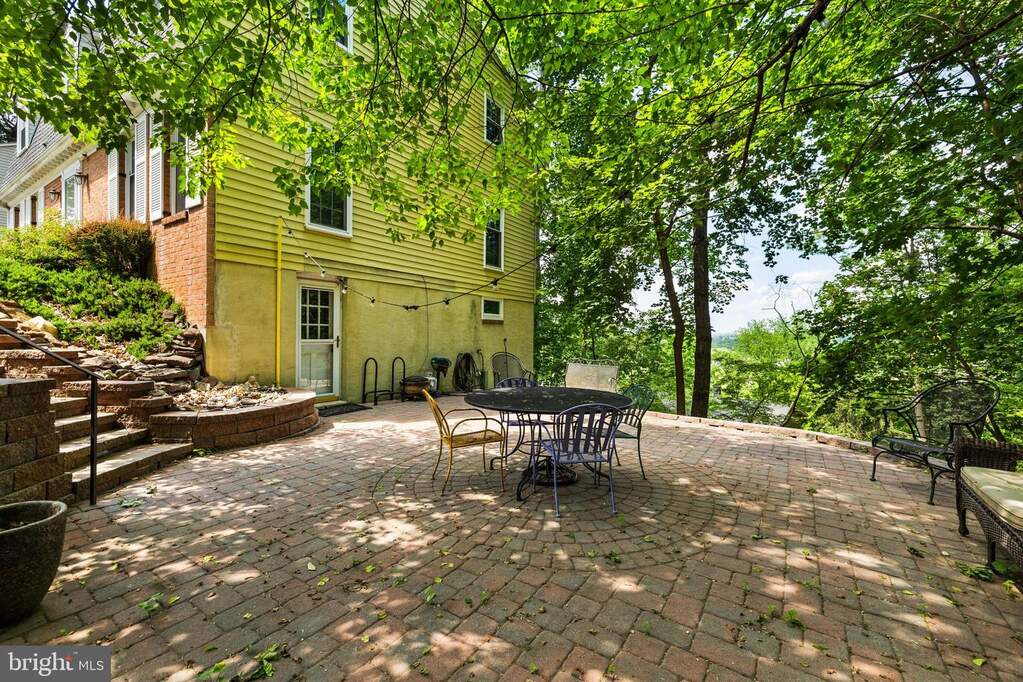 4 Bedroom Single Family Home/House's Image 40