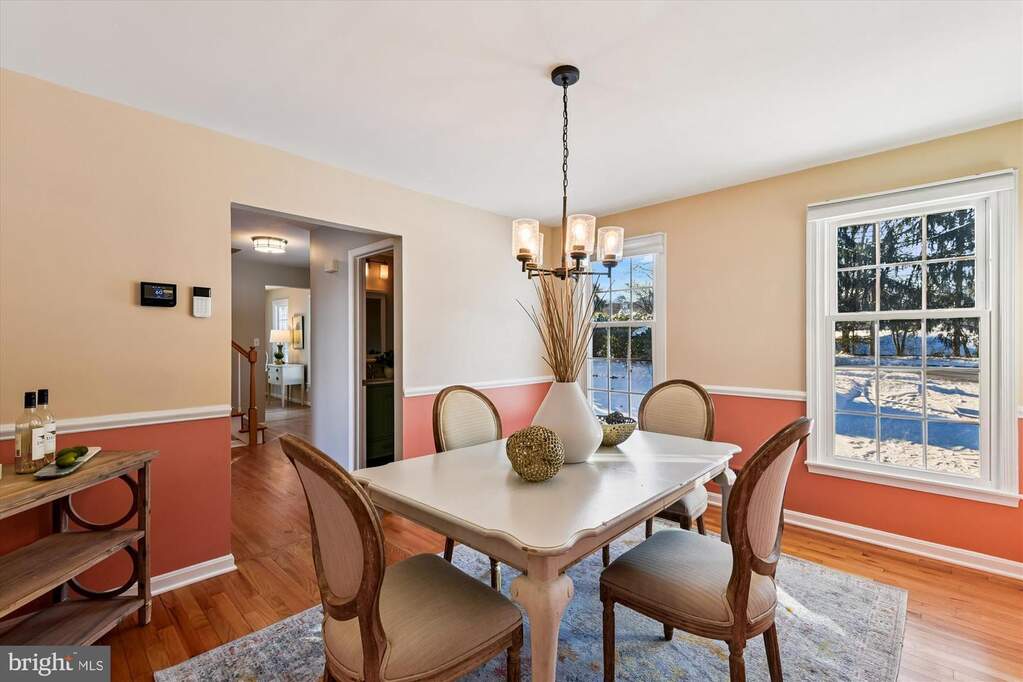 4 Bedroom Single Family Home/House's Image 3