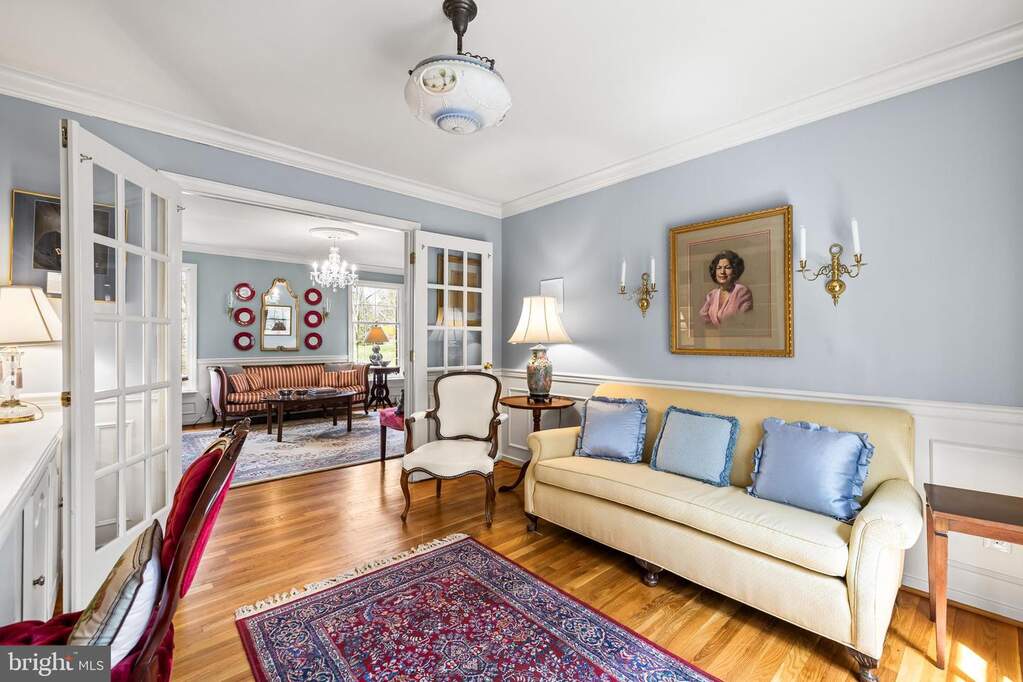 5 Bedroom Single Family Home/House's Image 12