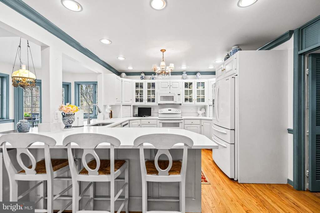 5 Bedroom Single Family Home/House's Image 18
