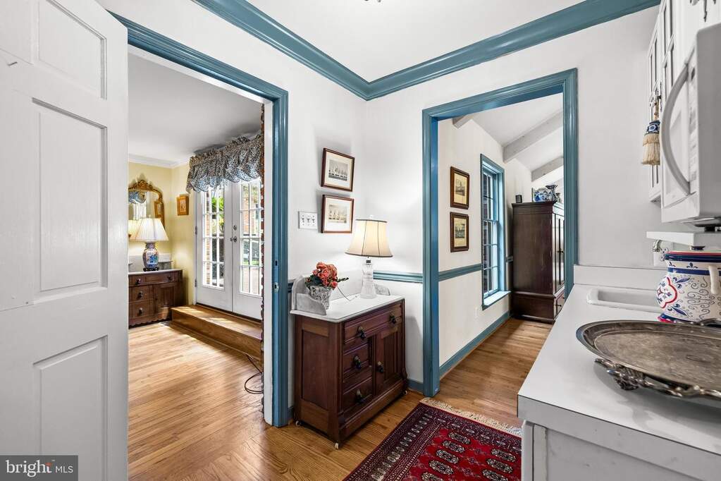 5 Bedroom Single Family Home/House's Image 31