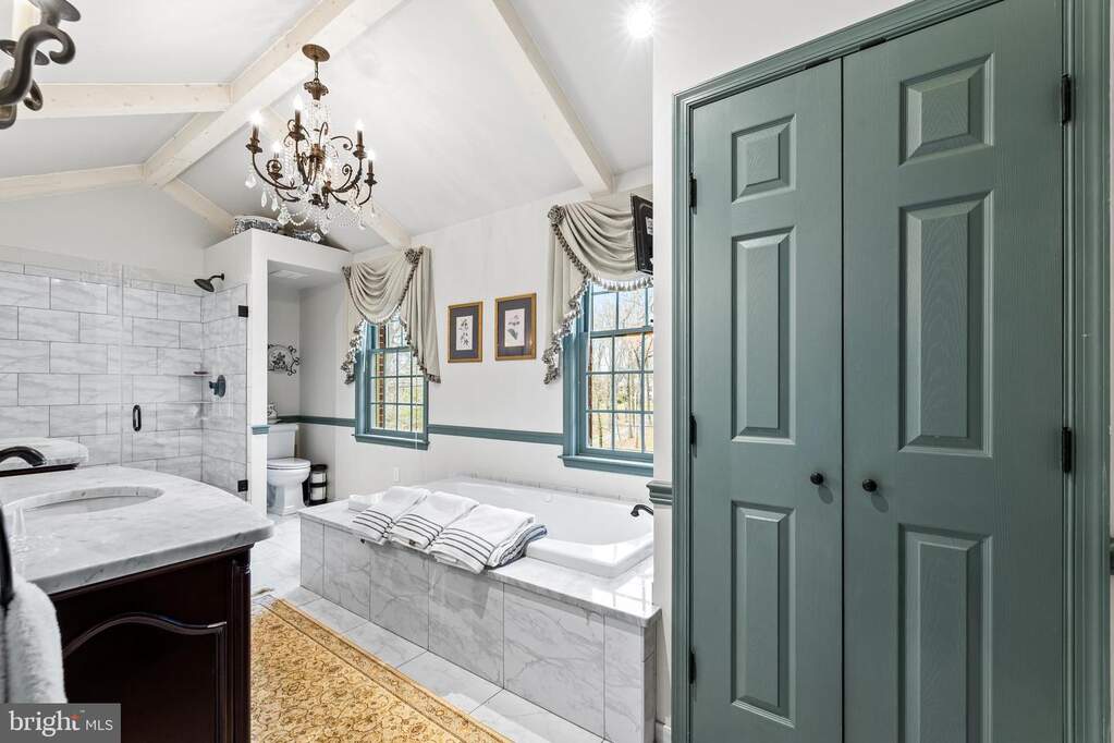 5 Bedroom Single Family Home/House's Image 39