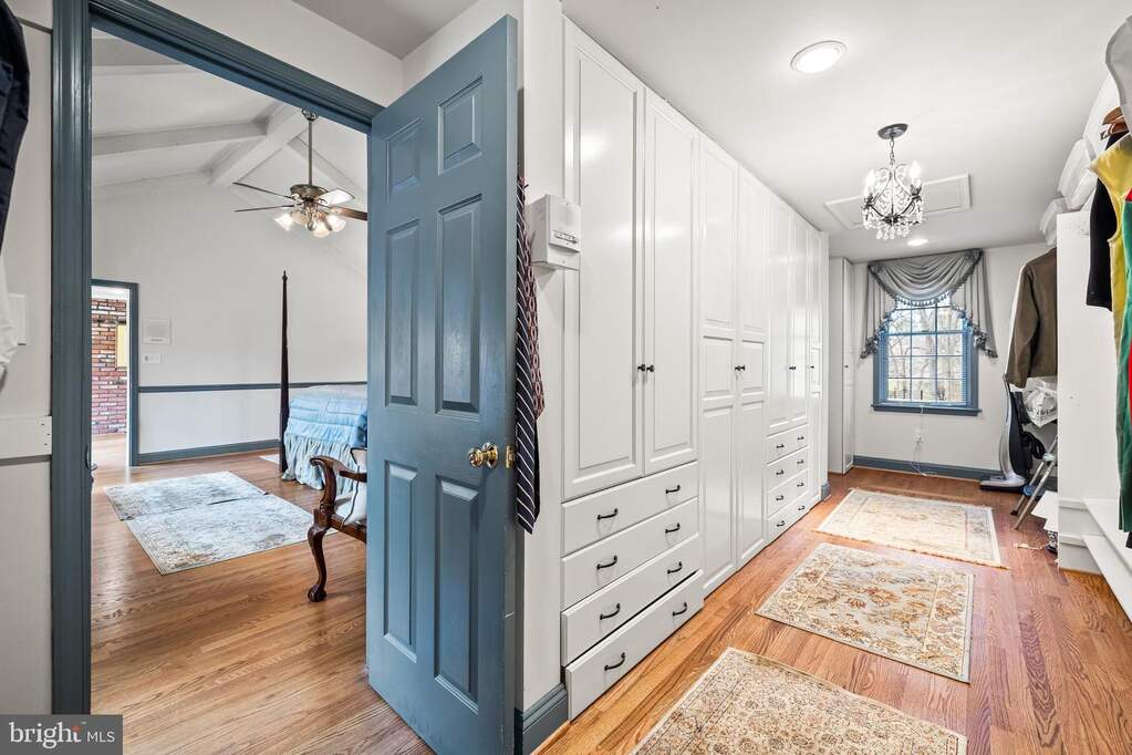 5 Bedroom Single Family Home/House's Image 44