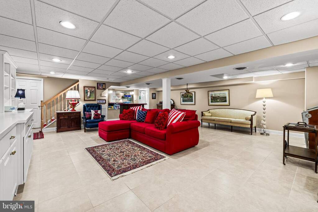 5 Bedroom Single Family Home/House's Image 61