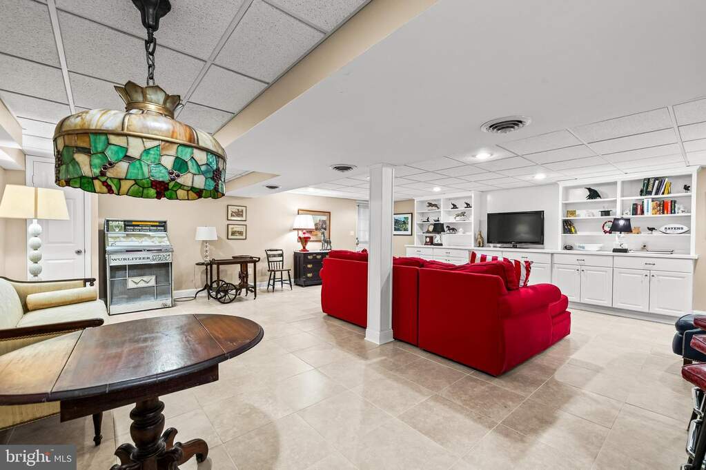 5 Bedroom Single Family Home/House's Image 63