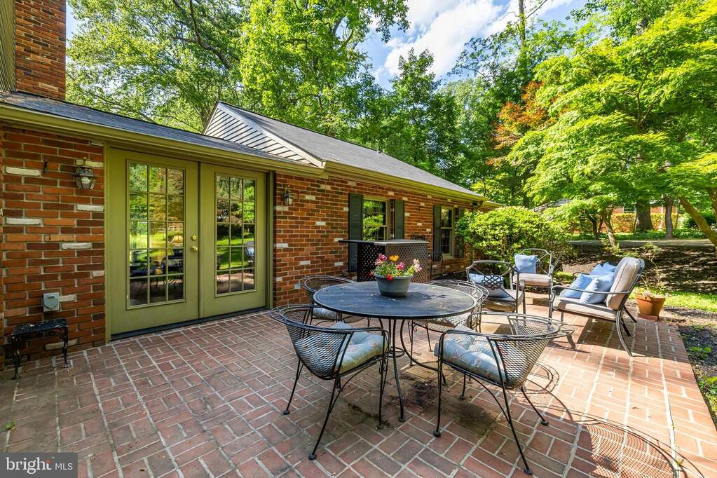 5 Bedroom Single Family Home/House's Image 72