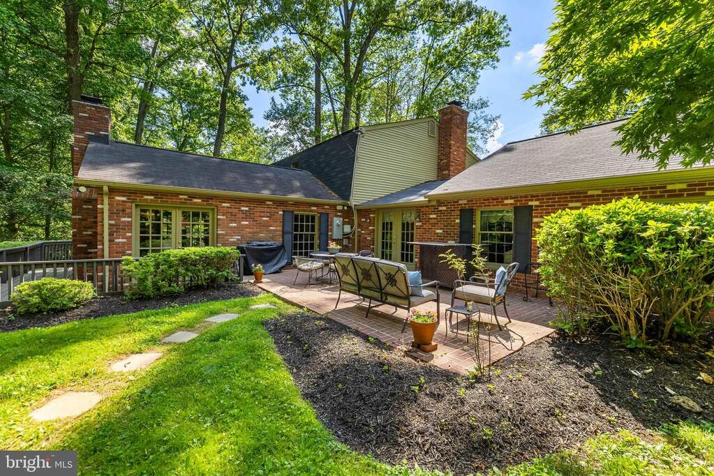 5 Bedroom Single Family Home/House's Image 75
