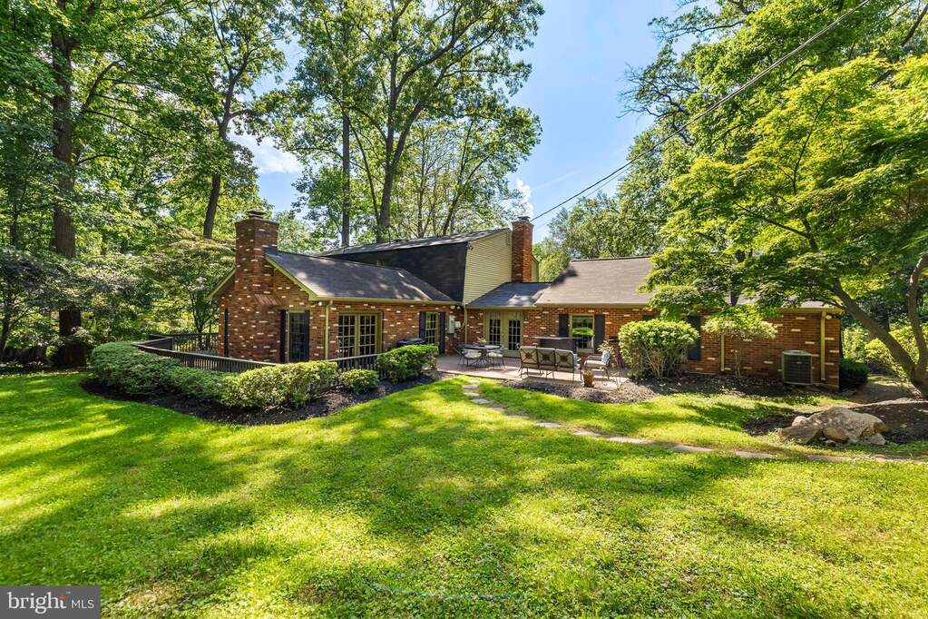 5 Bedroom Single Family Home/House's Image 78
