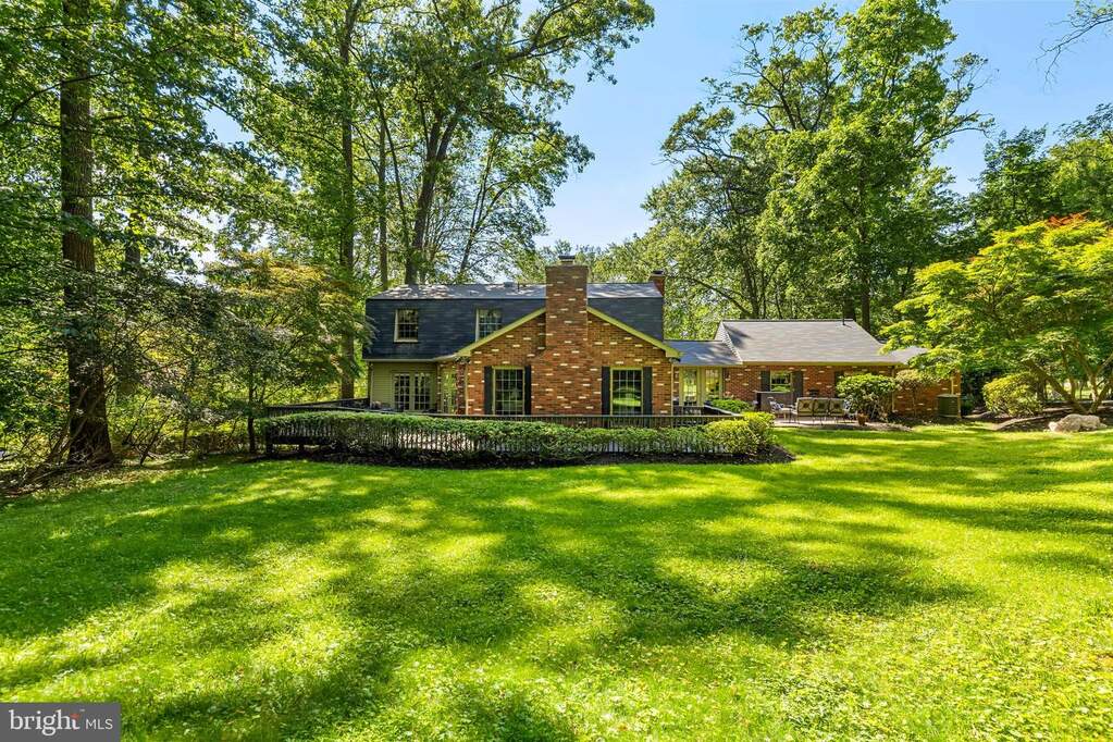 5 Bedroom Single Family Home/House's Image 79