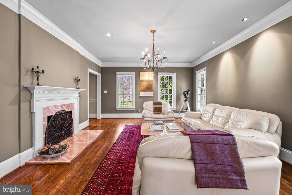 4 Bedroom Single Family Home/House's Image 13