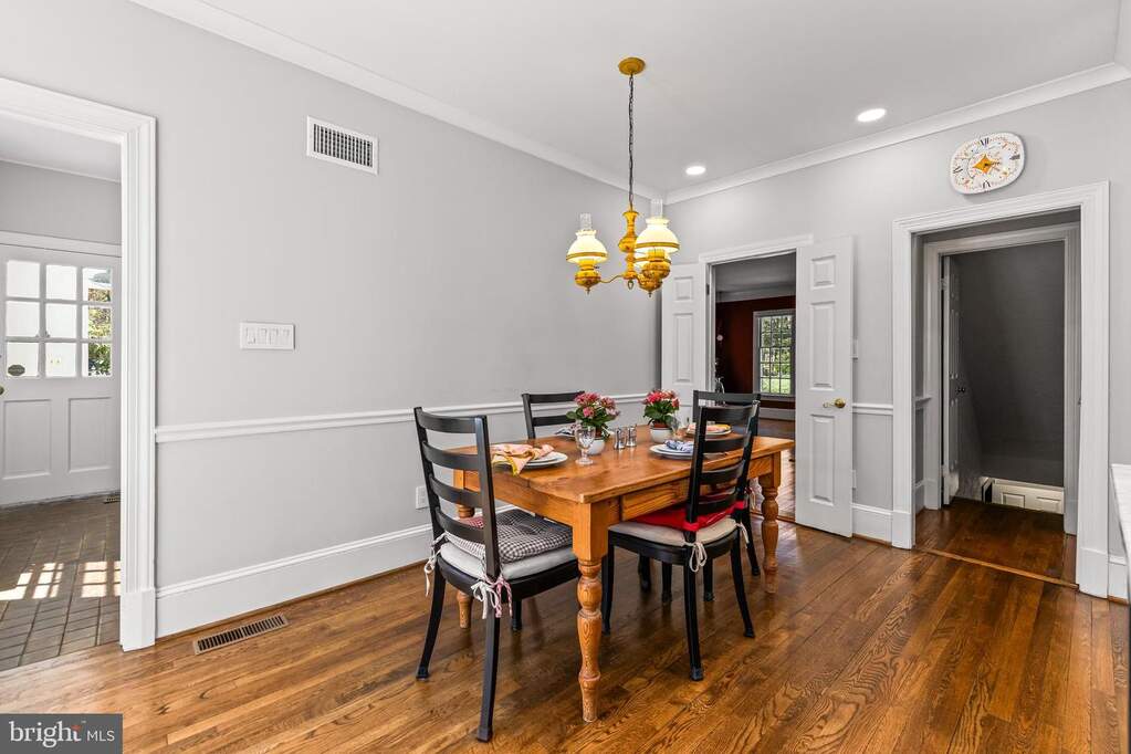 4 Bedroom Single Family Home/House's Image 37