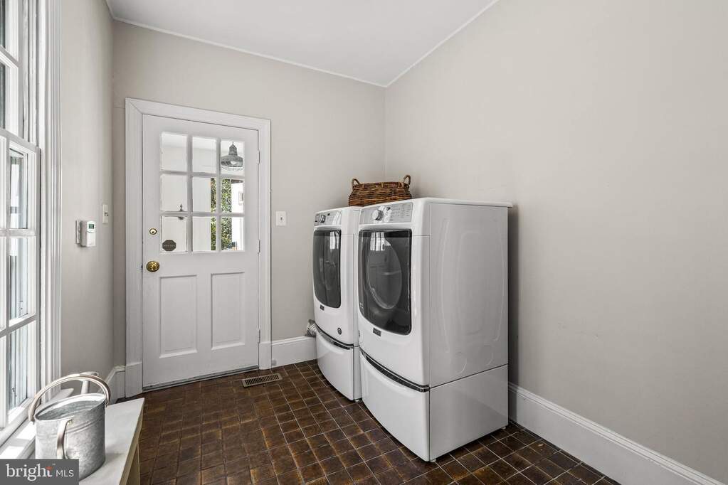 4 Bedroom Single Family Home/House's Image 40