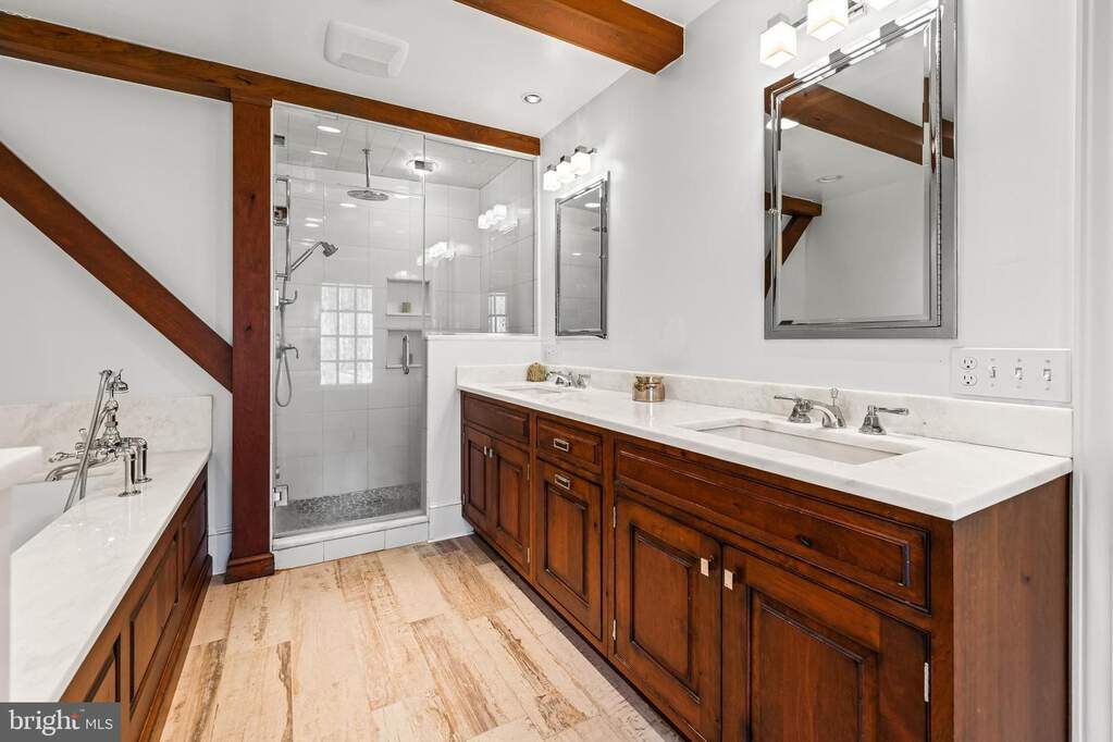 4 Bedroom Single Family Home/House's Image 73
