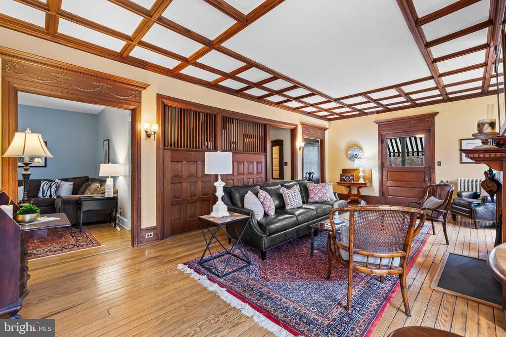 5 Bedroom Single Family Home/House's Image 7