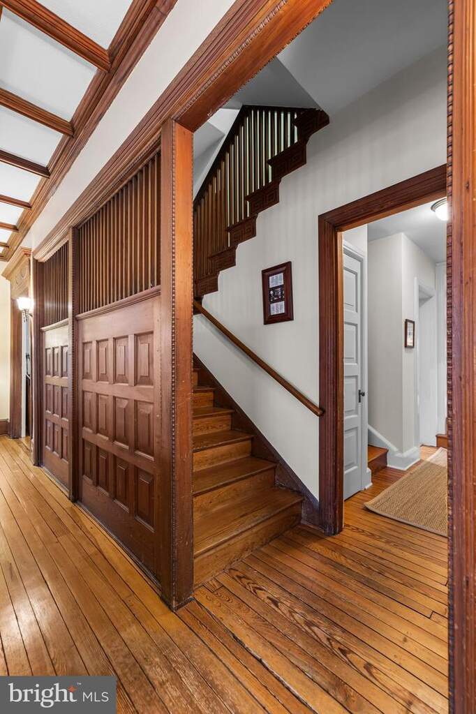 5 Bedroom Single Family Home/House's Image 22