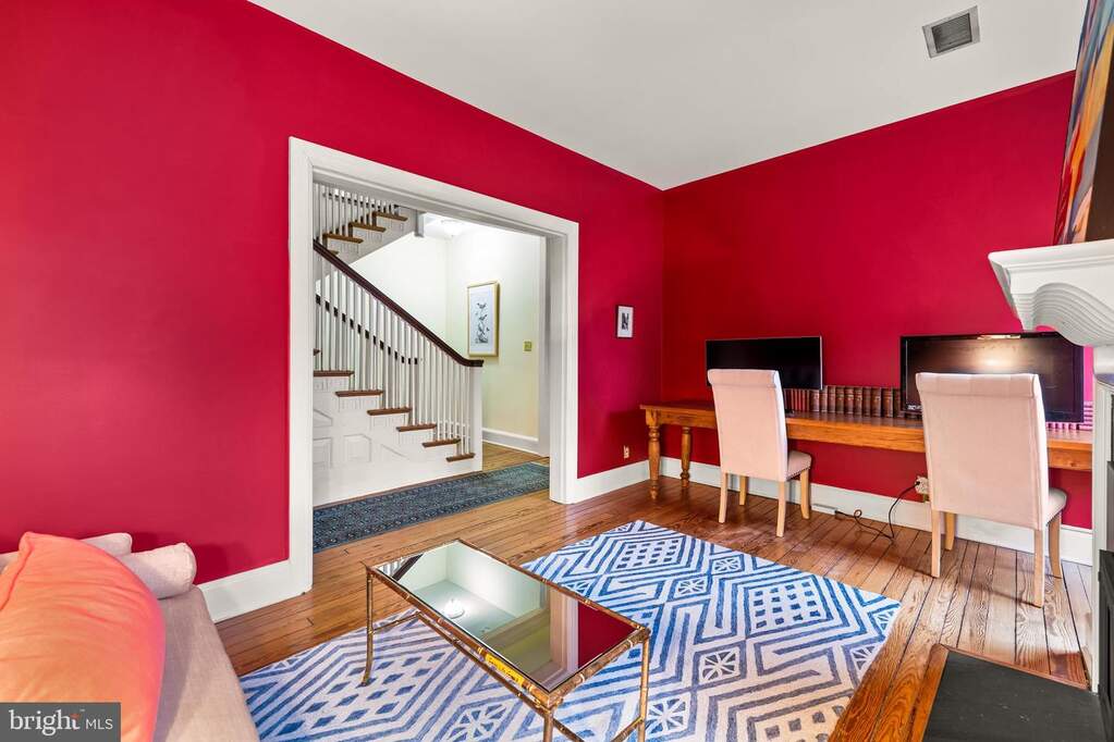 5 Bedroom Single Family Home/House's Image 26